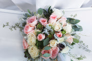 Fresh Flowers to Model Town Lahore